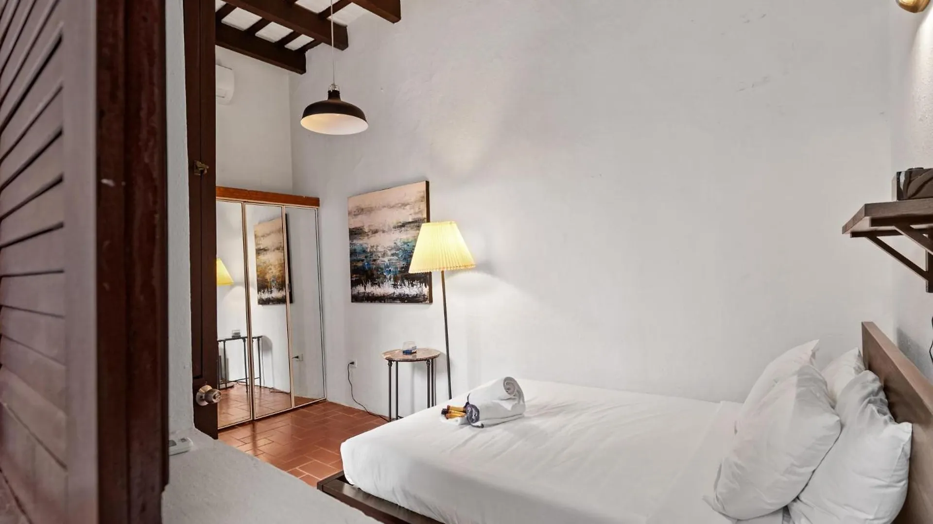 Colonial Villa Just Remodeled 2 Floors Indoor Patio & Tub San Juan