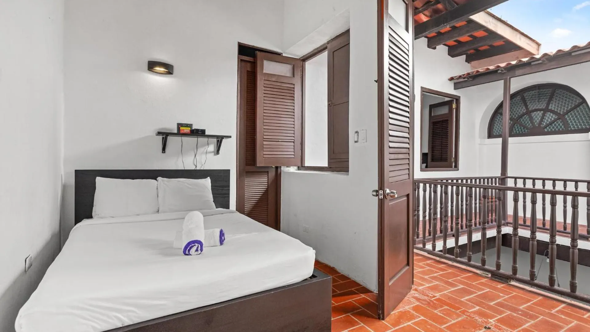 Apartment Colonial Villa Just Remodeled 2 Floors Indoor Patio & Tub San Juan Puerto Rico